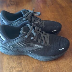 Brooks Adrenaline GTS Black Sneakers